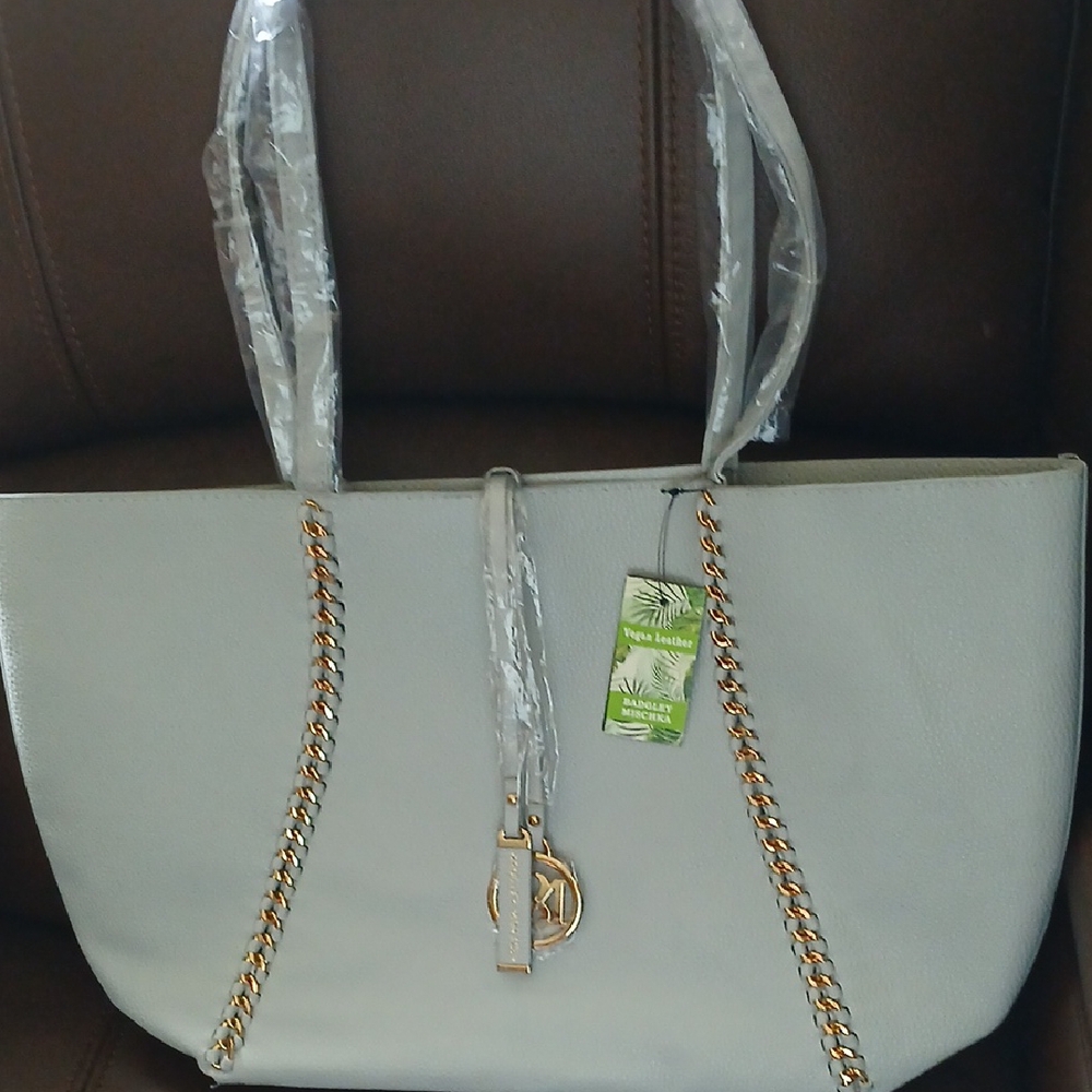 Badgley Mischka  color gray ,very beautiful new